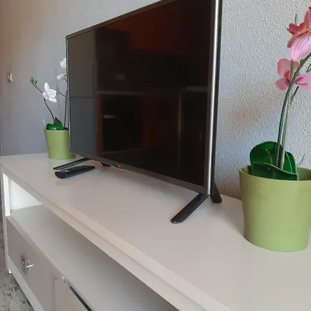 Comfortable Next To The Pools Апартаменти *