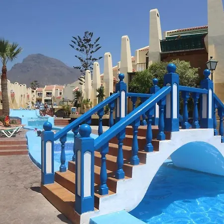 Comfortable Next To The Pools Appartement