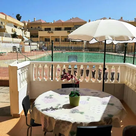 Comfortable Next To The Pools 公寓 *