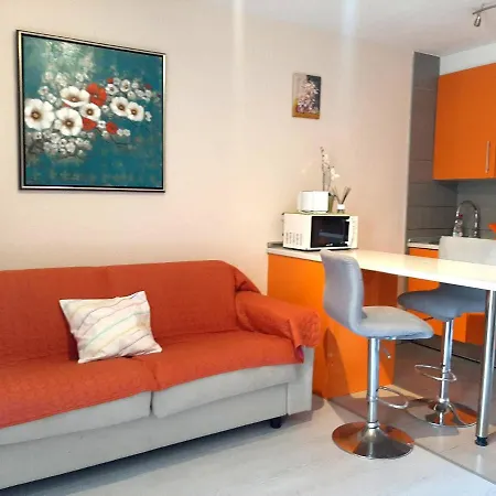 Apartmán Comfortable Next To The Pools