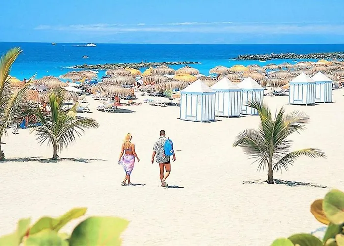 Comfortable Next To The Pools Apartment